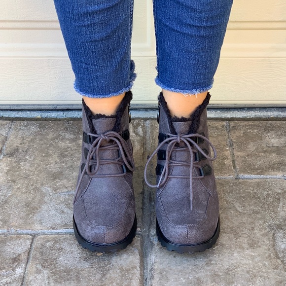 Short Cold Weather Faux Fur Lined Outdoor Bootie - Picture 4 of 4